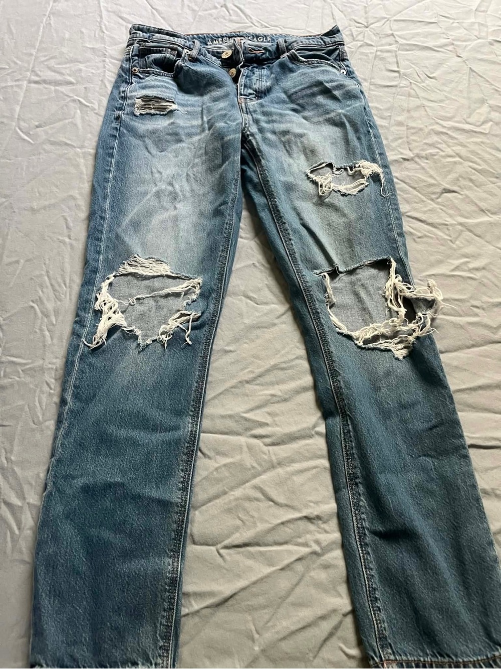 American Eagle Outfitters Women's Light Blue Distressed Straight Jeans Size 0